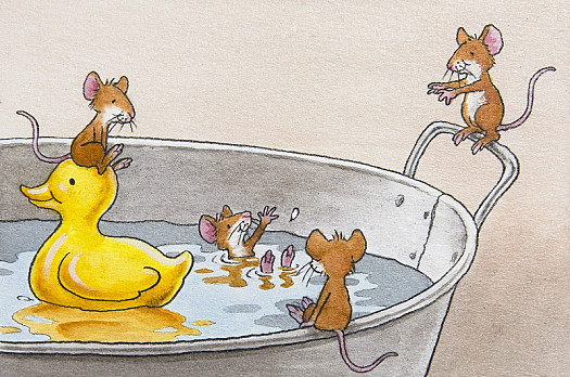 A Tin Bath Makes a Perfect Swimming Pool For Mice!
